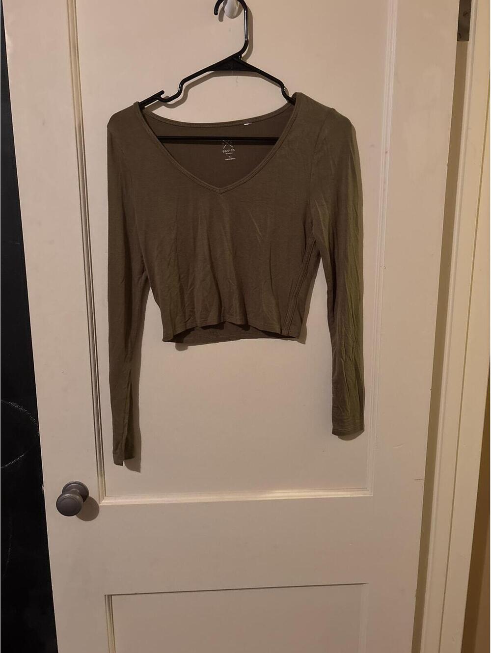 Pacsun Basics Olive Green Long Sleeve V-Neck Crop Top Small